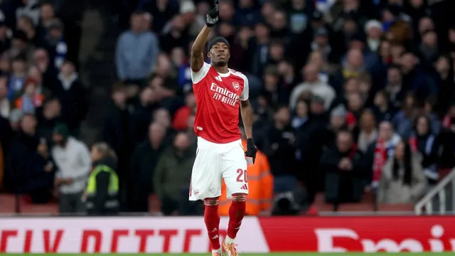 Arsenal edges past Mansfield Town to advance in FA Cup