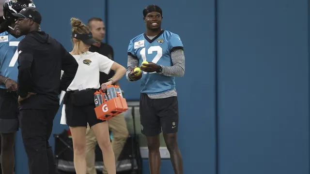 Travis Hunter to play both ways for Jaguars despite criticism