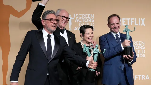 Stars gather to celebrate winners at the 2025 SAG Awards