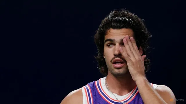 Carlos Alcaraz loses to Zizou Bergs in Shanghai, confirming Alexander Zverev as ATP year-end number one