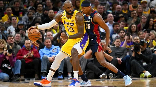 LeBron James considers return to Cavaliers but chooses not to reunite