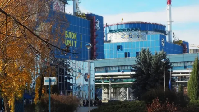 Russian strikes force Ukraine's nuclear reactors to power down