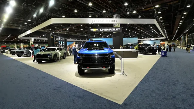 Trump promotes pro-fossil fuel policies at Detroit Auto Show