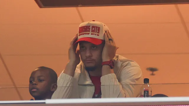 Patrick Mahomes begins rehab after major knee surgery