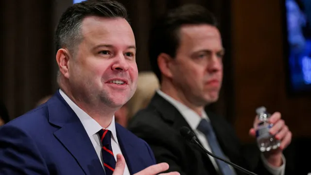 Trump defies bipartisan calls to replace unqualified spy chief Bill Pulte