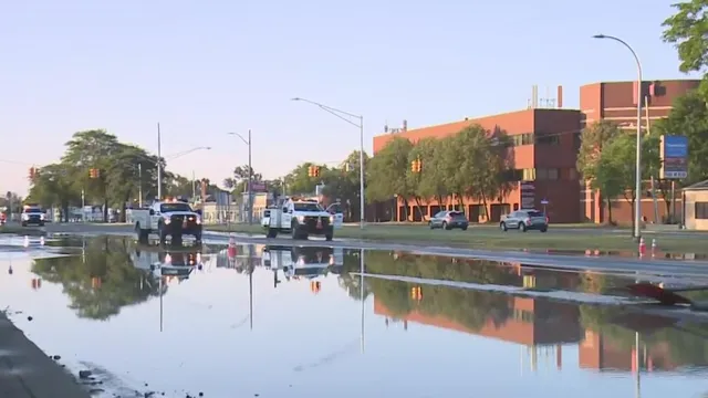 Water main break disrupts traffic on Woodward Avenue