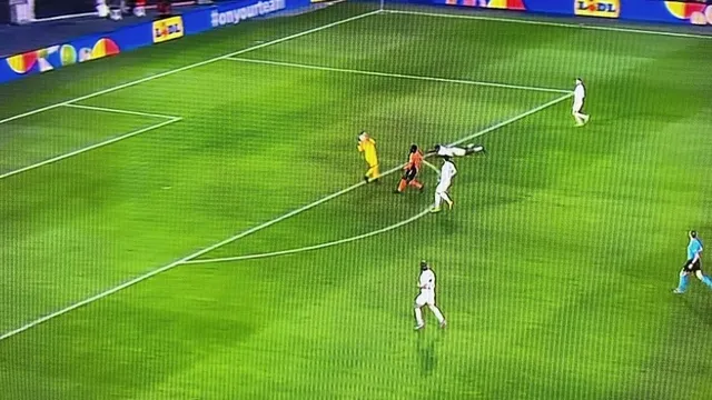 Keeper avoids red card after VAR intervention in Europa Conference League