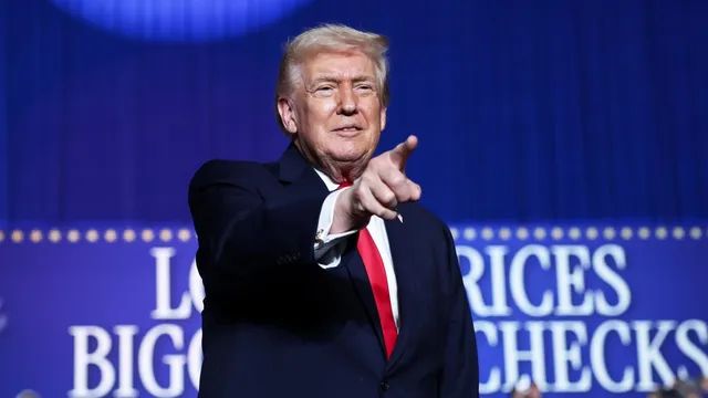 Trump snubs Kristi Noem during cabinet meeting amid criticism