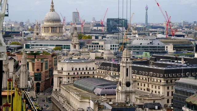 UK house prices rise annually despite London downturn