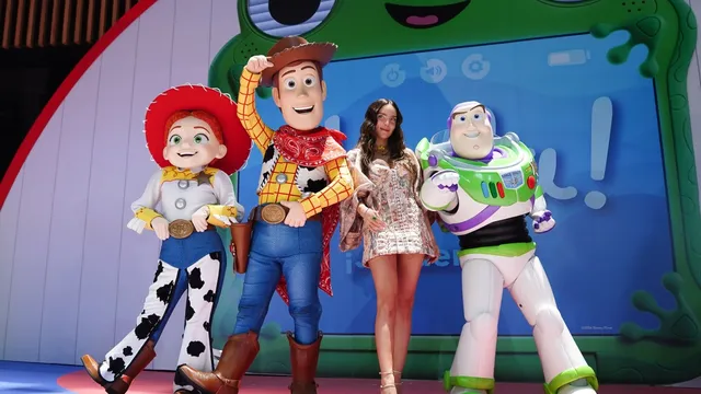 Woody's bald spot sparks nostalgia and controversy among fans