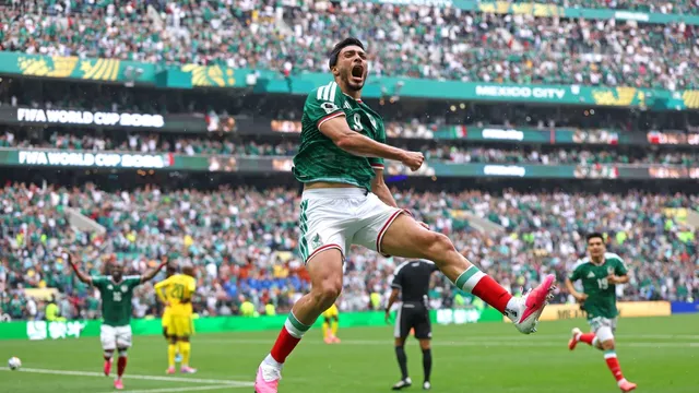 Raúl Jiménez scores first goal of the World Cup