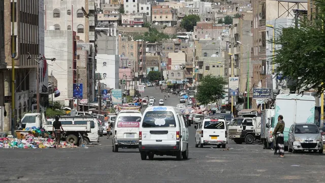 Houthi rebels encircle Yemen's third-largest city Taiz, cutting off supply routes and causing residents to flee