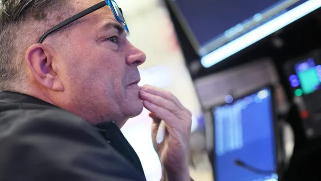 Retail investors flee Fannie Mae and Freddie Mac as cryptocurrency markets crash