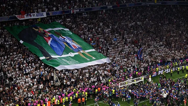 Luis Enrique feels emotional after PSG fans pay tribute to his daughter