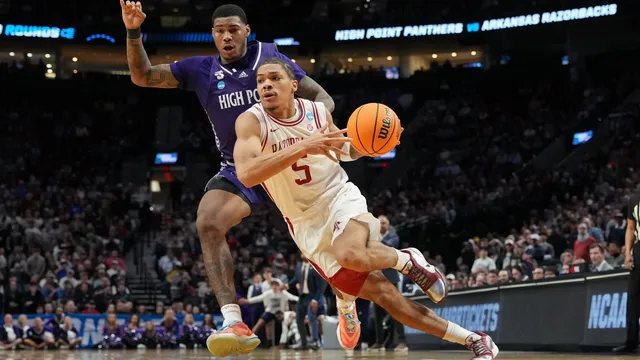 Darius Acuff Jr. leads Arkansas with a historic performance in NCAA tournament