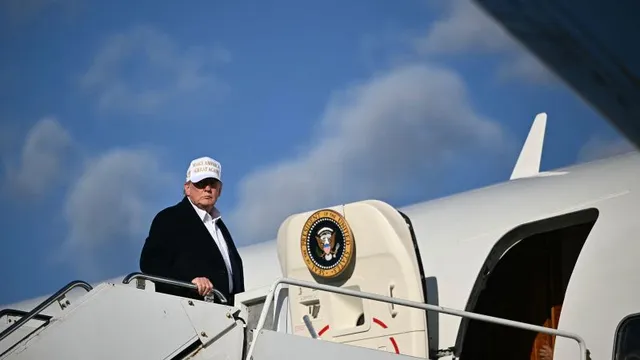 Trump accepts Qatar's offer of a Boeing 747 as temporary Air Force One