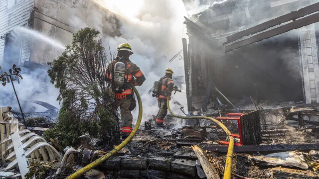 Pilot and instructor die in small plane crash near Portland