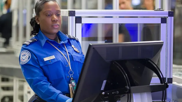 TSA staffing crisis escalates as hundreds quit amid shutdown