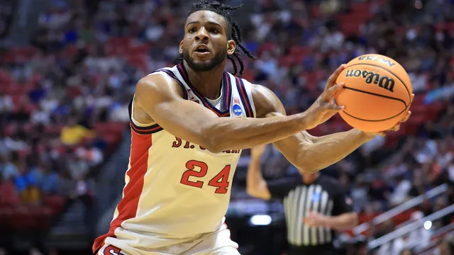 Oziyah Sellers and Tre White meet in pivotal NCAA Tournament clash