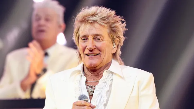 Rod Stewart's emotional tribute from children at the American Music Awards