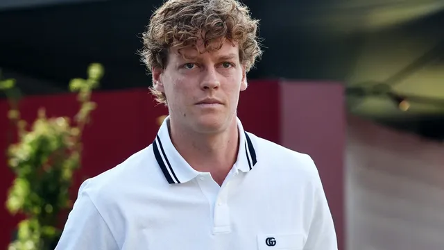 Jannik Sinner withdraws from Beijing ATP tournament due to knee injury, boosting Alexander Zverev's chances to become world number one