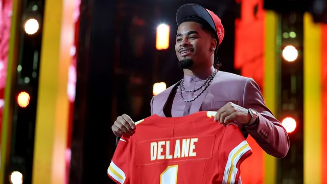 Chiefs GM Brett Veach makes bold move to draft Mansoor Delane