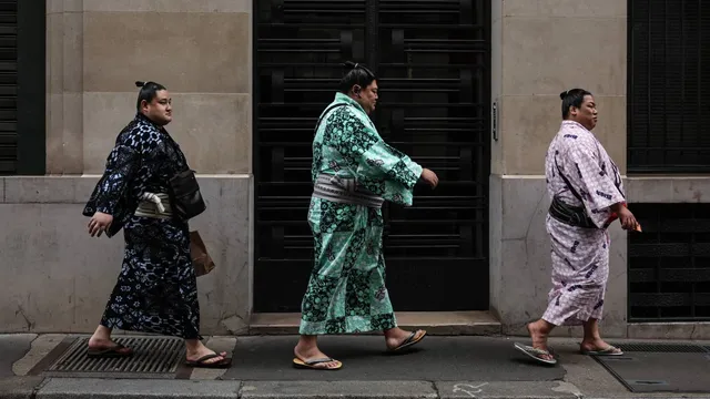 Sumo wrestling returns to Paris after 30 years