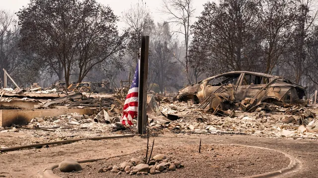 Spokane wildfires destroy over 700 buildings and force mass evacuations