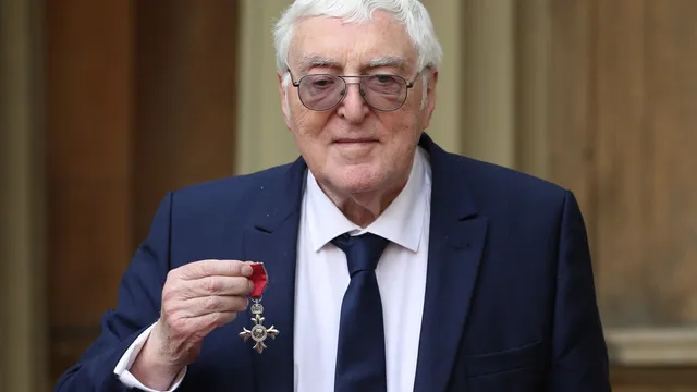 Clive Everton, voice of snooker, passes away at 87