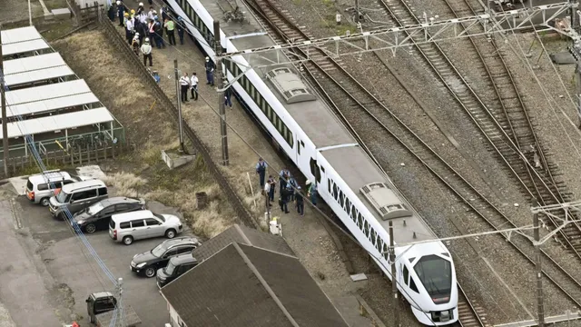 Four railway workers killed by express train in Tochigi accident