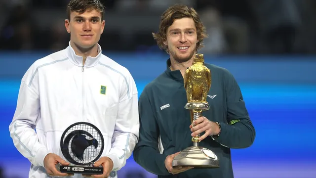 Jack Draper battles to final in Qatar after months out