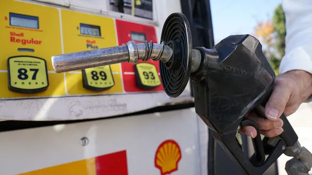Trump brokers ceasefire leading to plummeting oil prices