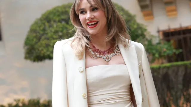 Suki Waterhouse Shines as Opener for Taylor Swift at Wembley Stadium