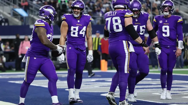 Minnesota Vikings' plane makes emergency landing due to mechanical issues