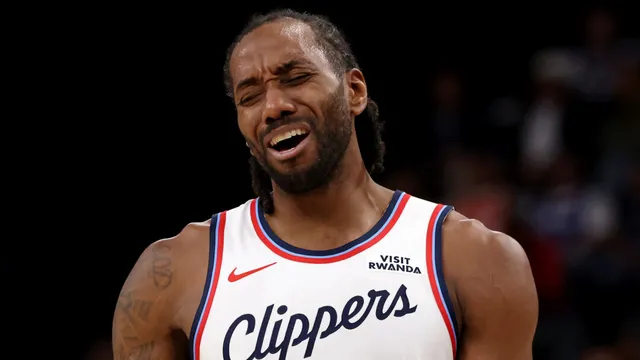 Kawhi Leonard trade to Raptors delayed by NBA investigation