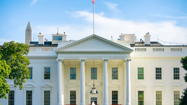 U.S. government bans foreign access to Anthropic's AI models