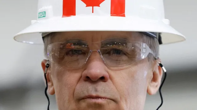 Mark Carney links Pierre Poilievre to Donald Trump amid campaign launch