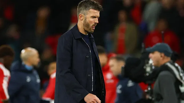 Manchester United interim manager Michael Carrick says fans' booing hurts after Tottenham draw