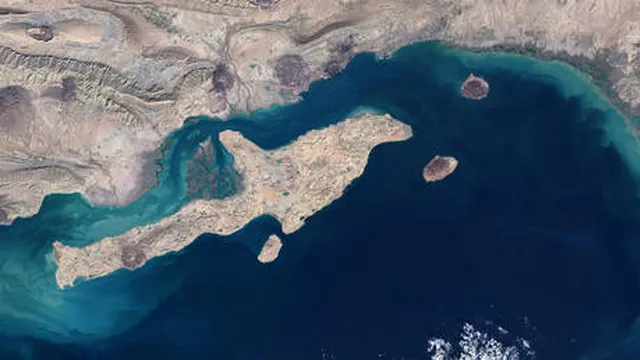 Iran blames US for reckless military actions in the Strait of Hormuz