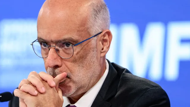 Global debt crisis looms as public debt approaches 100% of GDP
