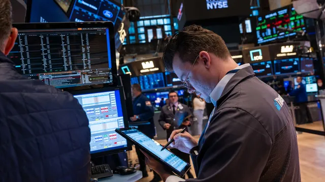 Analysts See Growth Potential for Eli Lilly, Vista Energy, and AMD