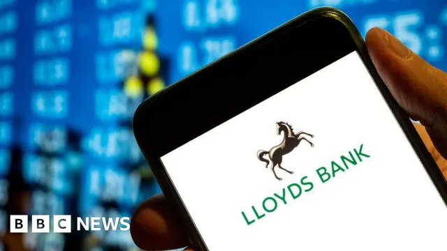 Lloyds customers exposed to other users' transaction details due to glitch