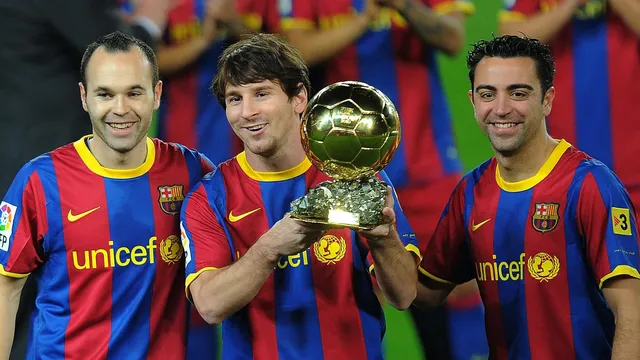 Messi bids farewell to Iniesta after his retirement announcement