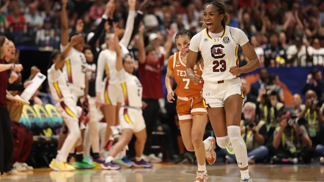 Philadelphia coaches Dawn Staley and Geno Auriemma meet again in championship battle