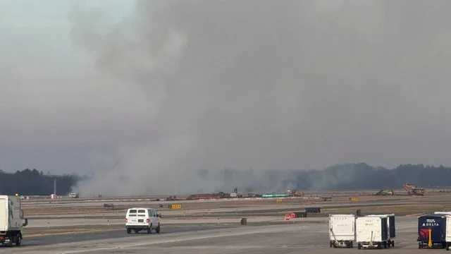 United Airlines flight forced to return after losing power near DC