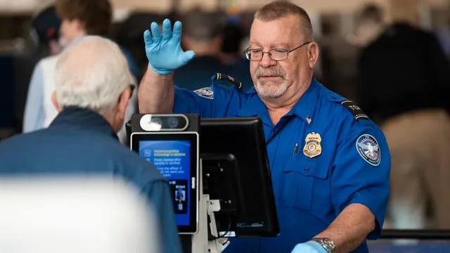 Trump signs emergency order to pay TSA workers amidst airport chaos