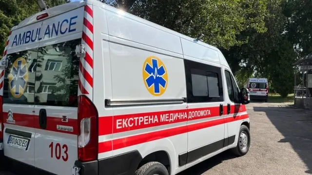 Russian drone attack on civilian car in Kherson injures five