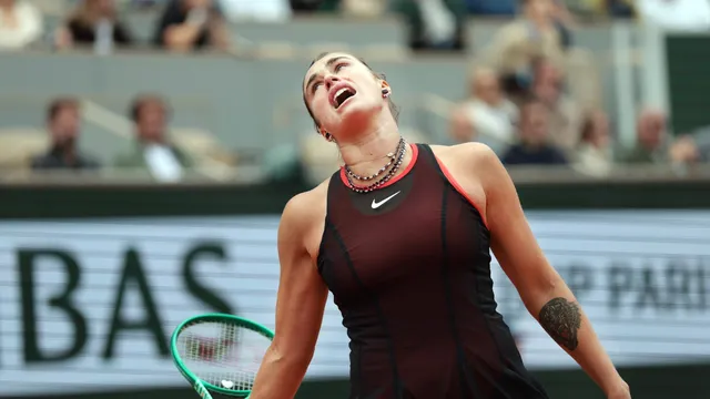 Aryna Sabalenka collapses in French Open quarterfinal against Diana Shnaider
