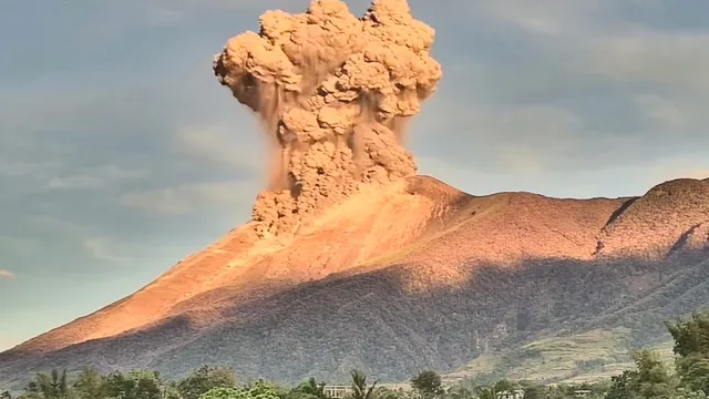 Mount Kanlaon erupts, forcing school closures in the Philippines