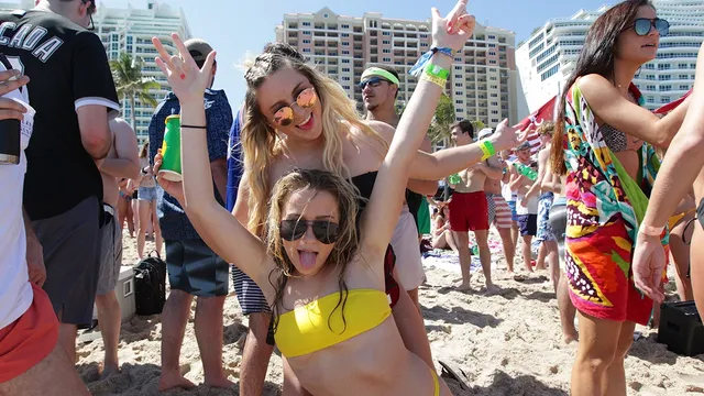 Senator urges spring breakers to avoid Mexico amid escalating violence